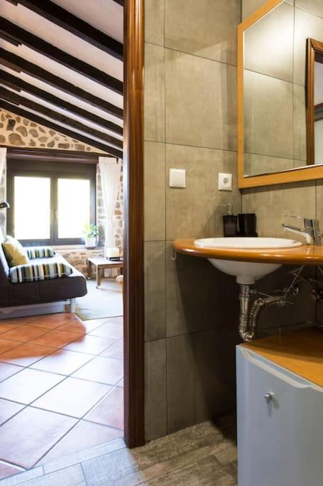Apartamento, junto al mar Ea Exterior foto